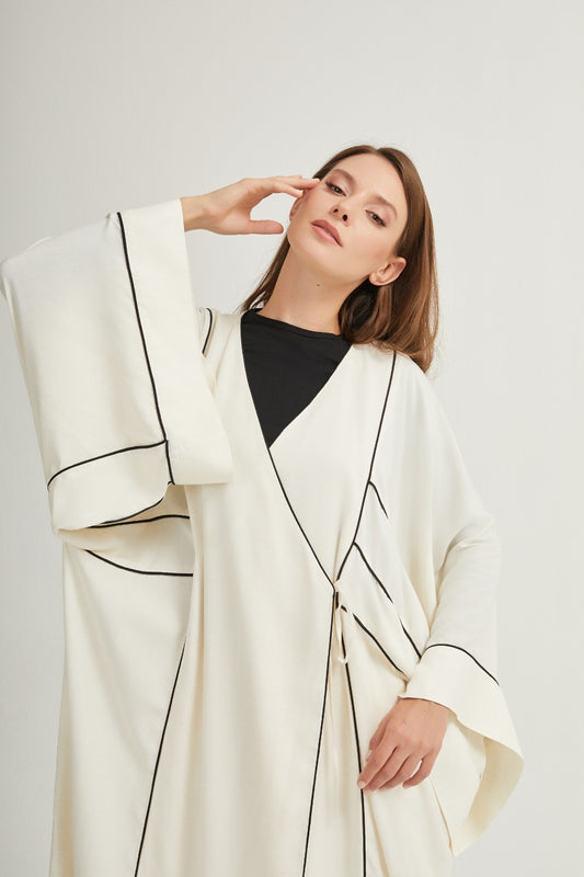 Oversize Kimono aus Bambusfaser - Creme mit Kontrastlinien
