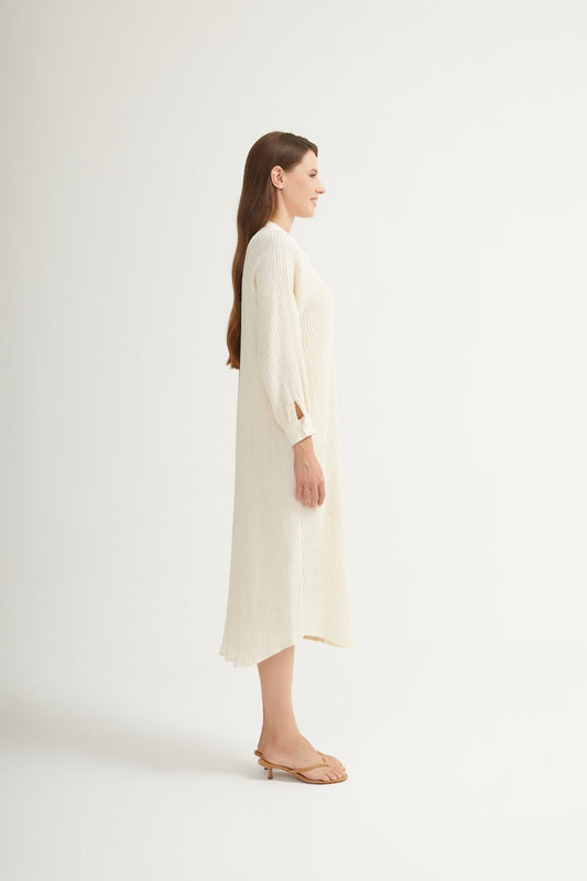 Midi dress - Natural. Elegant. Versatile.