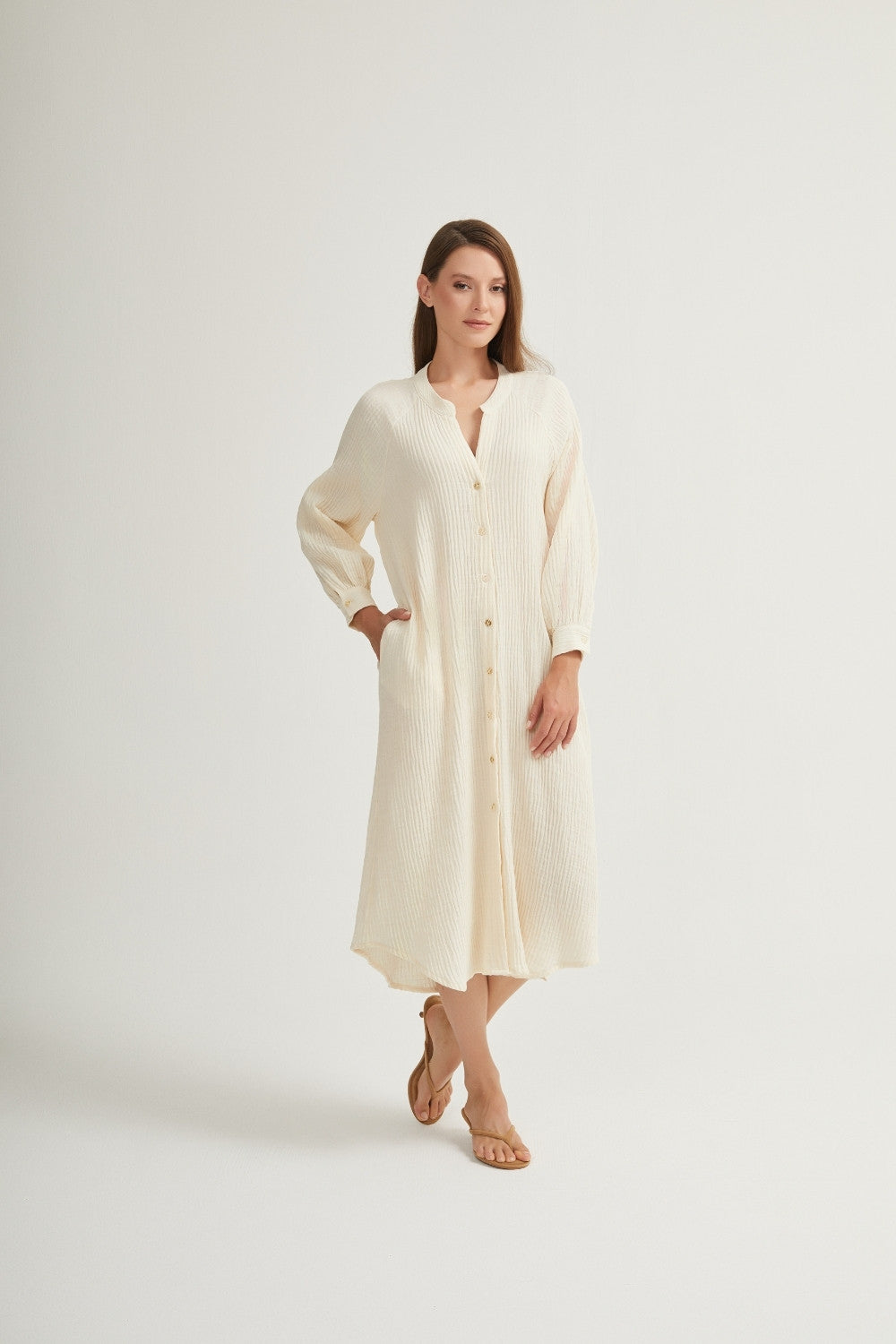 Midi dress - Natural. Elegant. Versatile.