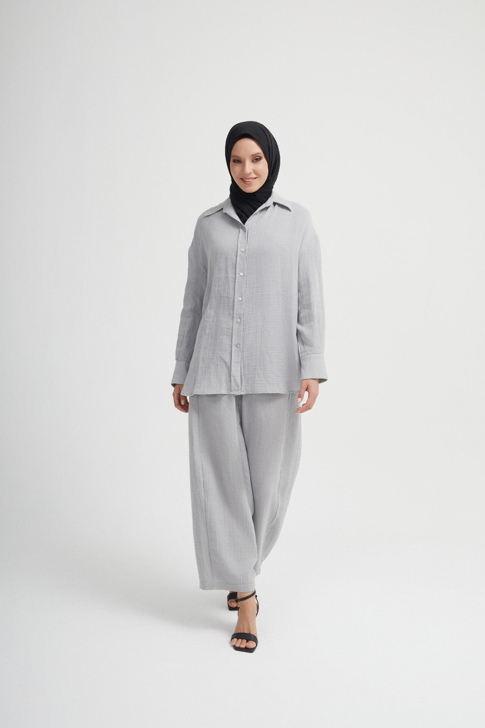 Soft cotton two-piece - minimalism for a feel-good factor