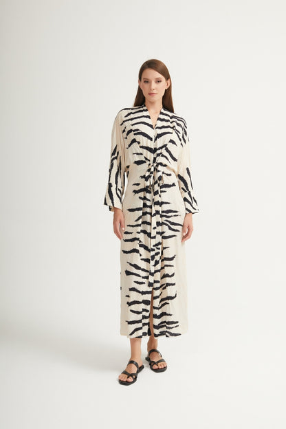 Zebra Wickelkleid - Dein Statement in Bewegung