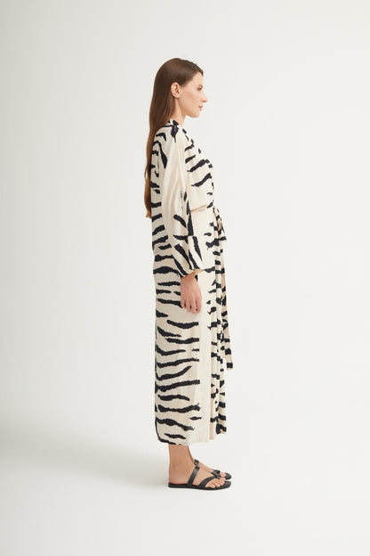 Zebra Wickelkleid - Dein Statement in Bewegung