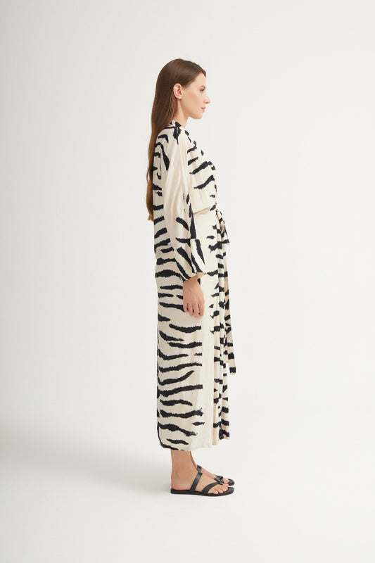 Zebra Wickelkleid - Dein Statement in Bewegung