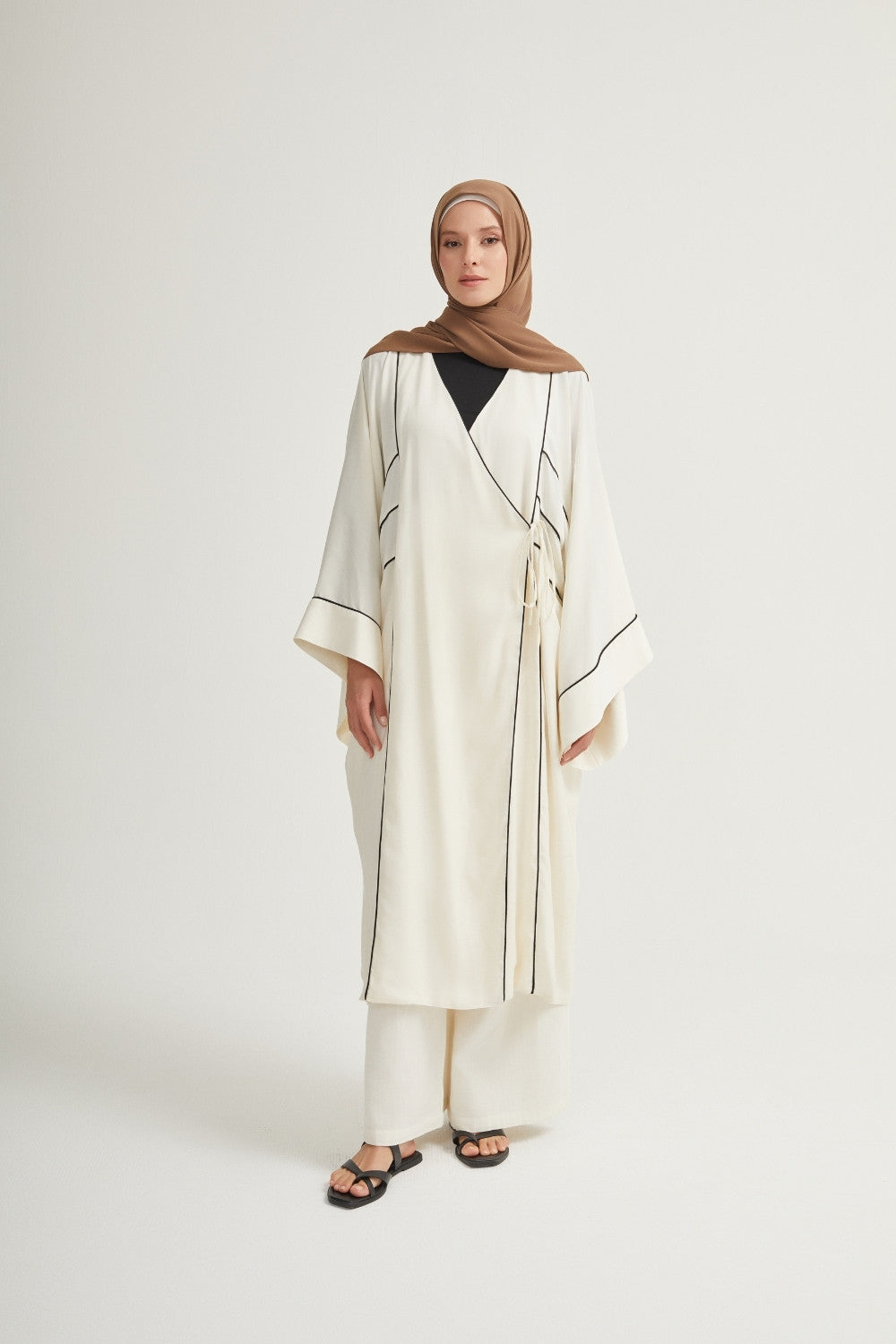 Oversized kimono made of bamboo fiber - cream with contrasting lines