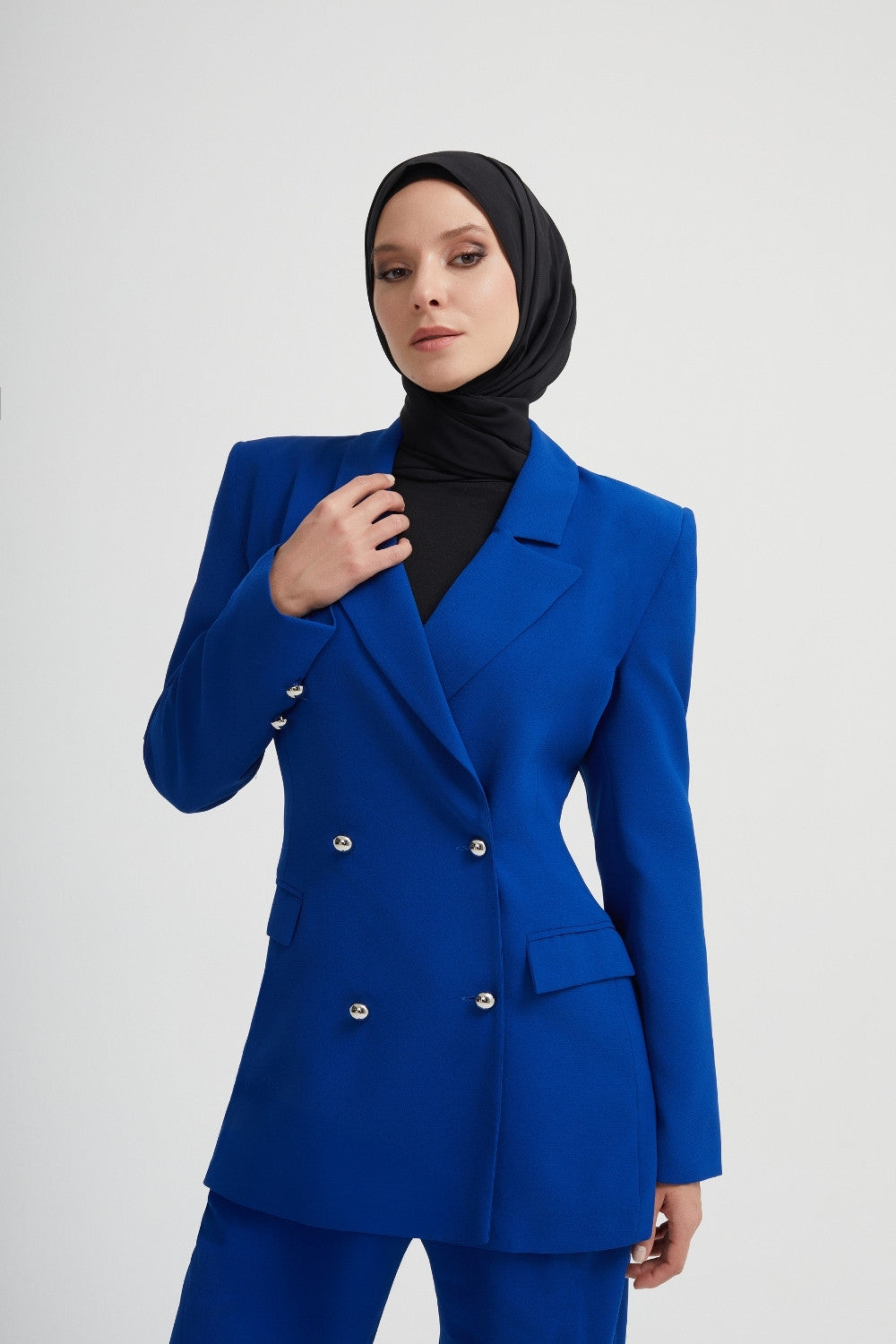 Raja Twinset – Elegant blazer & wide trousers in royal blue | Modest fashion trouser suit