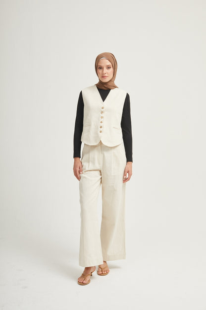 Cotton vest with pocket - minimalism meets elegance