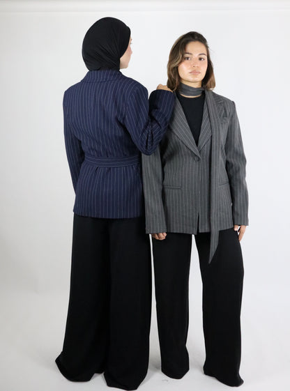 Blazer mit Nadelstreifen und Schal-Detail