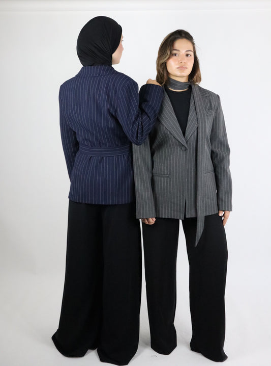 Blazer mit Nadelstreifen und Schal-Detail