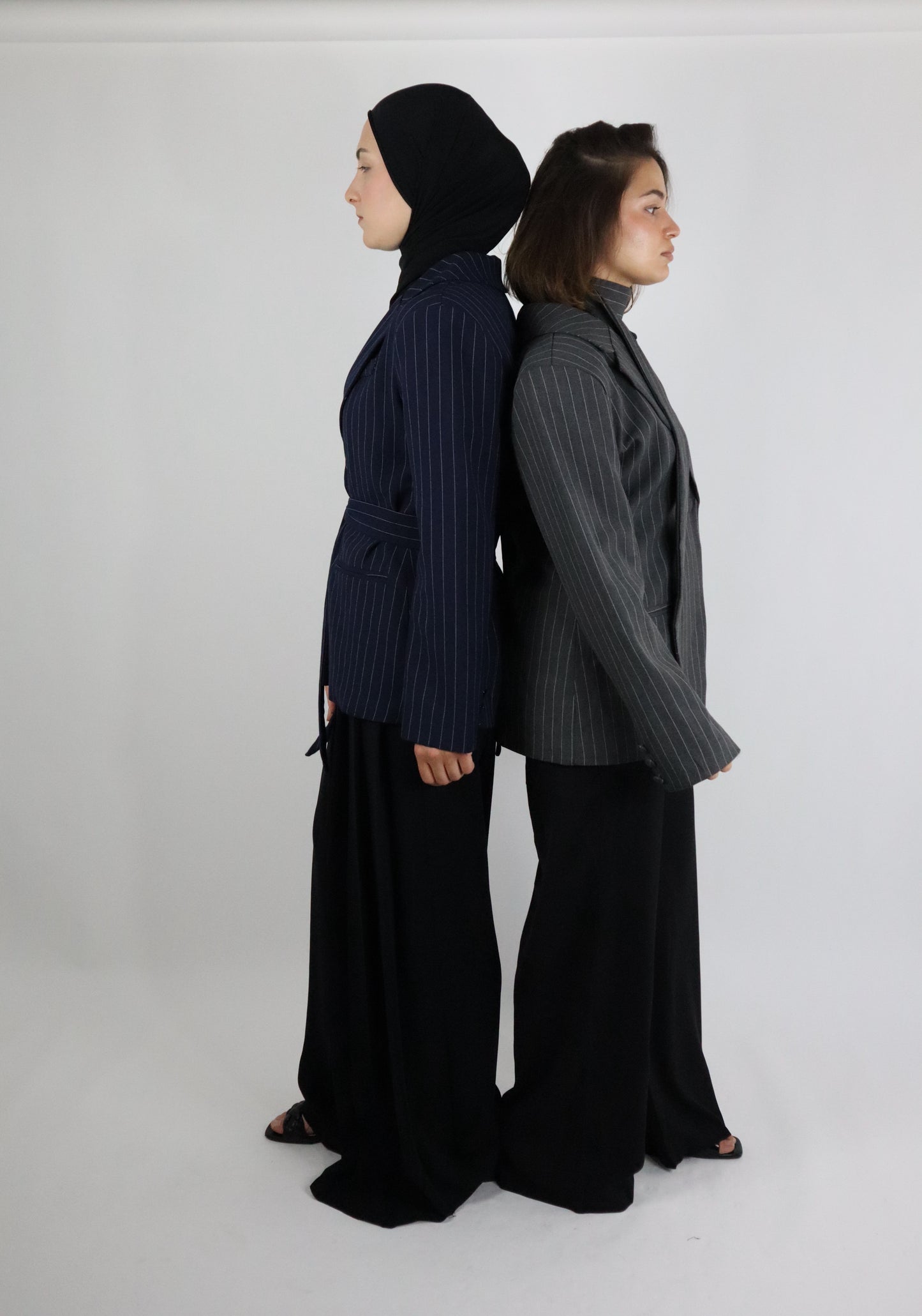 Blazer mit Nadelstreifen und Schal-Detail