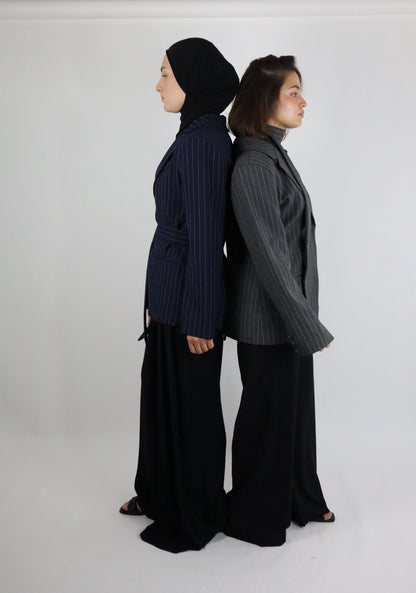 Blazer mit Nadelstreifen und Schal-Detail