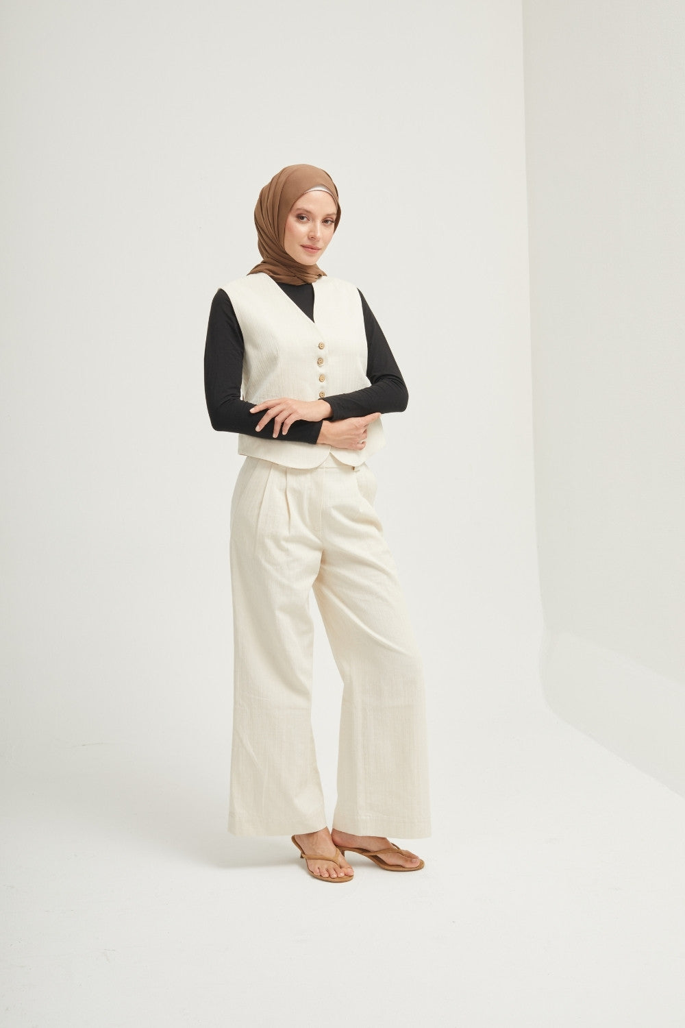 Casual cotton trousers - clarity meets comfort